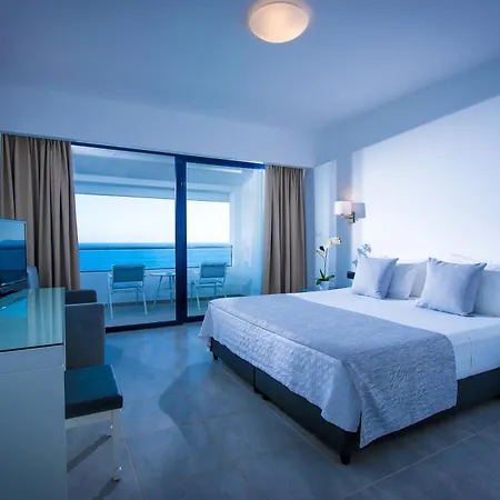 Peninsula & Resort 4*