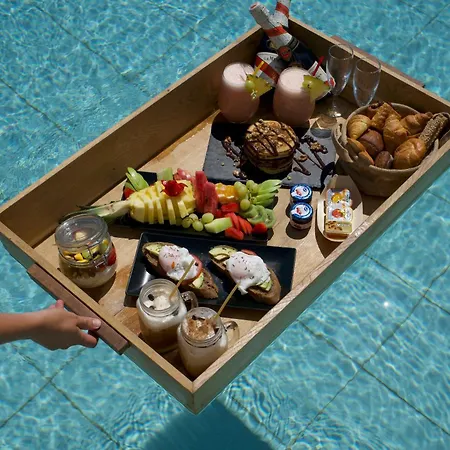 Resort Peninsula & 4*